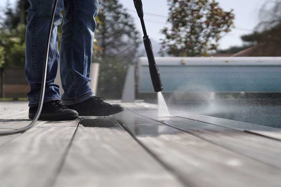 Washing decking before winter